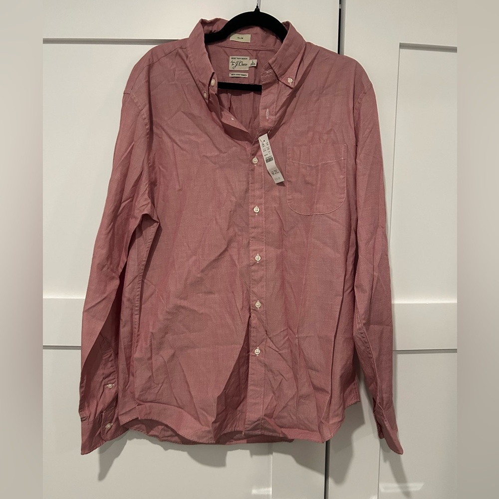 Men’s slim fit dress shirt